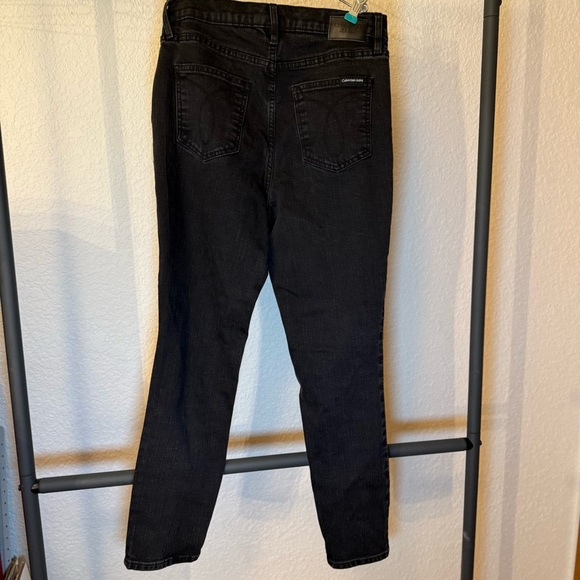 Calvin Klein women’s size 29 black high rise skinny jeans. - Picture 8 of 9